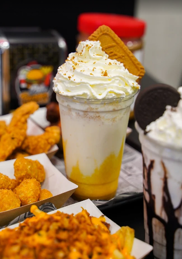 Batido con nata y galleta